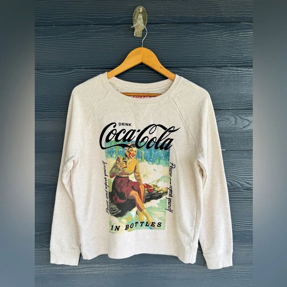 Lucky Brand Coca-Cola Sweatshirt M Limited Edition Retro Pin-Up Graphic Crewneck